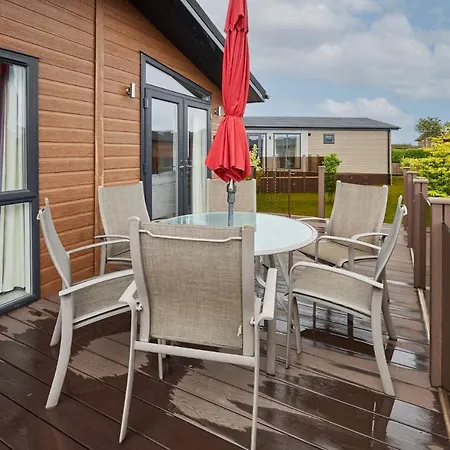 Host & - 19 The Pines Runswick Bay