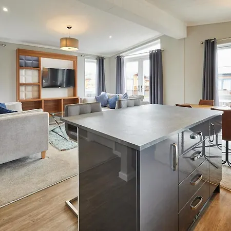 Host & - 19 The Pines Runswick