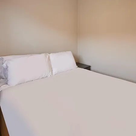 Host & - 19 The Pines